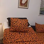 Deusto. Piso + Wifi Internet T. V. Y Garaje Apartment Bilbao