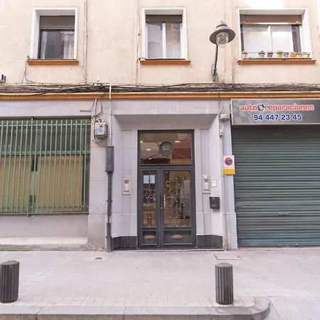 Apartamento Deusto. Piso + Wifi Internet T. V. Y Garaje