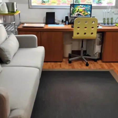 Deusto. Piso + Wifi Internet T. V. Y Garaje Apartamento *