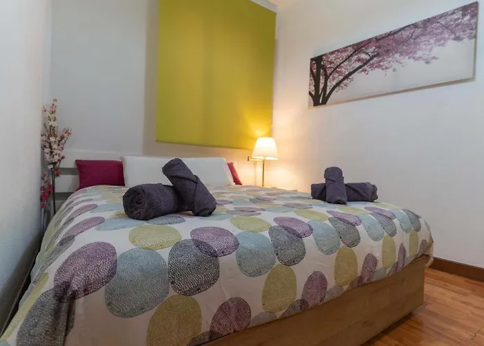 Apartamento Deusto. Piso + Wifi Internet T. V. Y Garaje