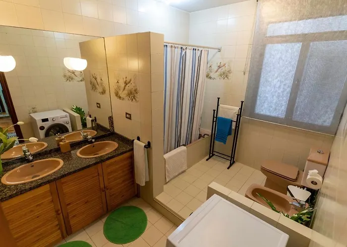 Deusto. Piso + Wifi Internet T. V. Y Garaje Bilbau